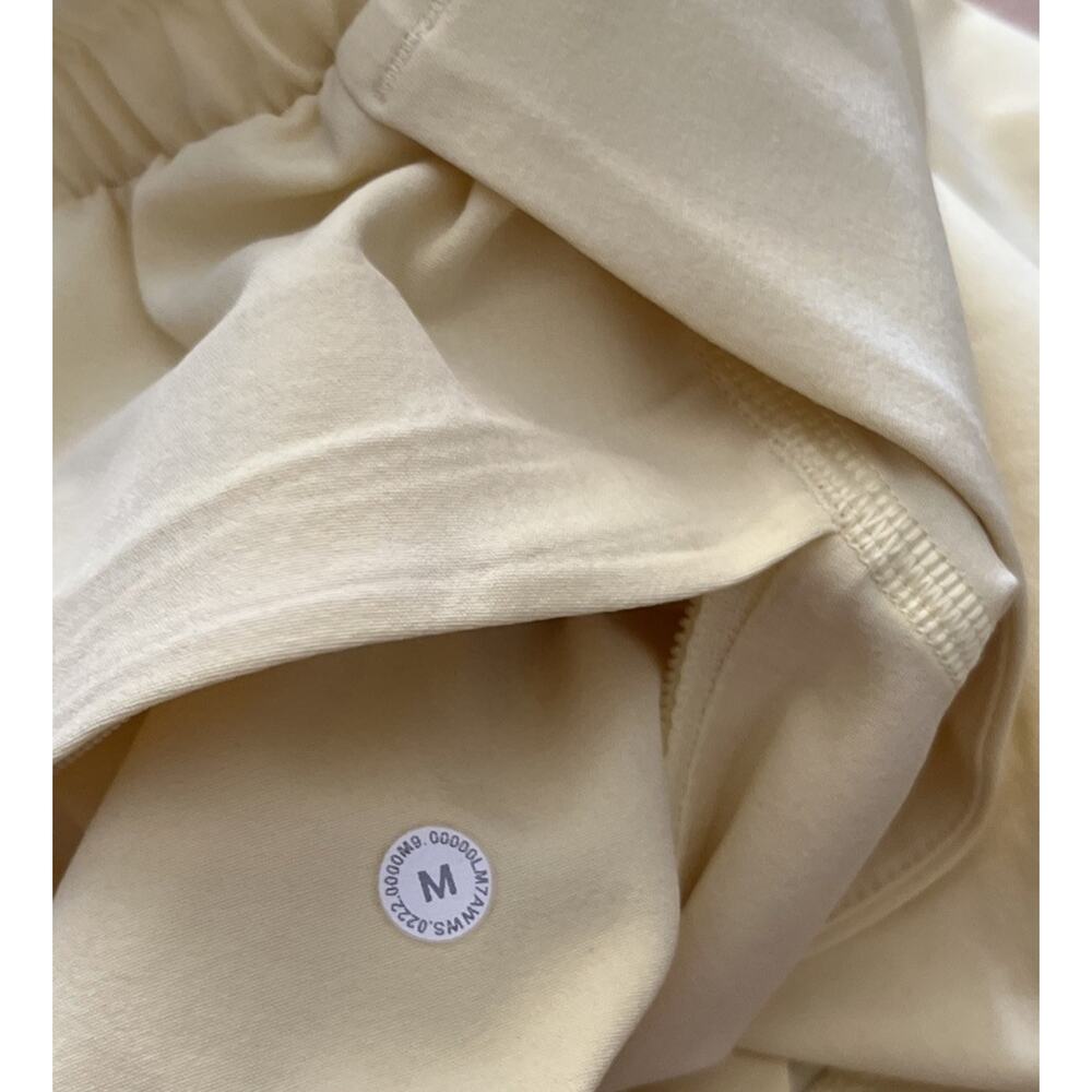 Lululemon Swim Short 7” InseamLined Butter Cream Yellow Men’s Size Medium - Picture 7 of 9